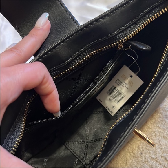 Michael Kors purse - Picture 10 of 17